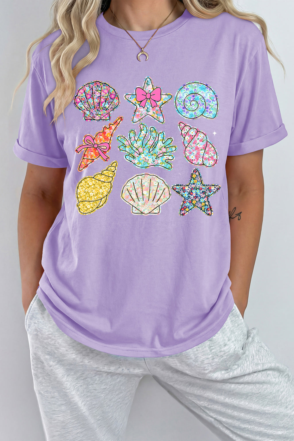 Orchid Petal Vibrant Seashell Printed Beach Vacation Casual T Shirt