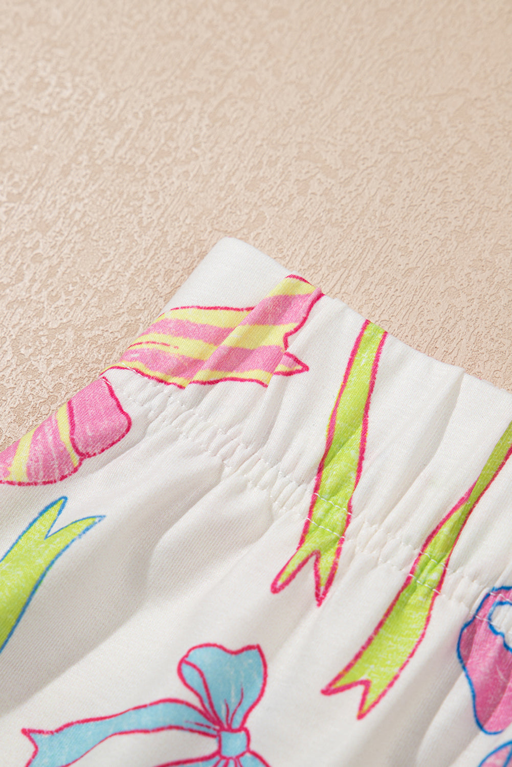 White Cheerful Bow Shorts